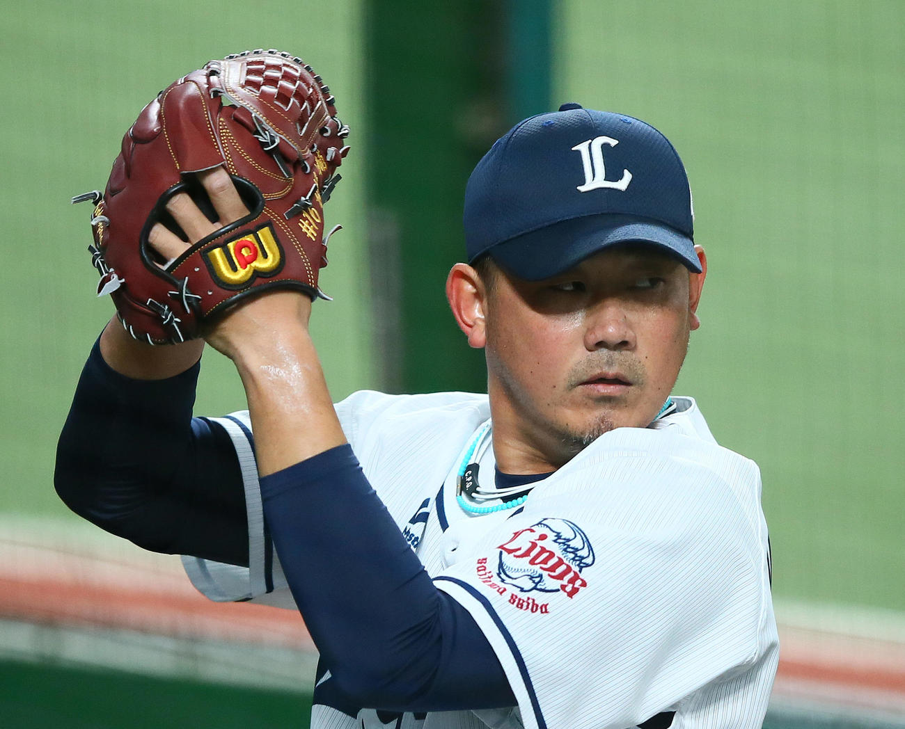 ブルペンで投球練習する西武松坂（2020年3月14日撮影）