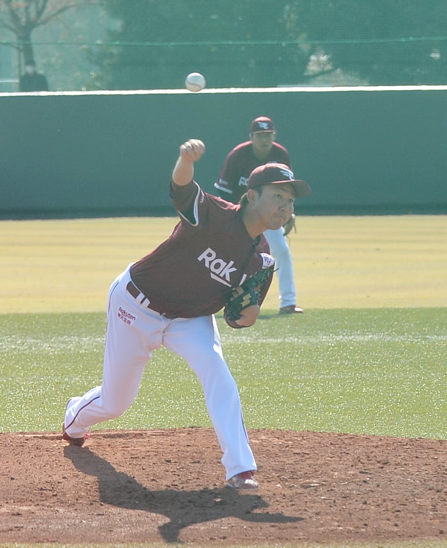 ヤクルト対楽天　2番手で登板し1回を3者凡退に抑えた楽天青山（撮影・佐藤究）　