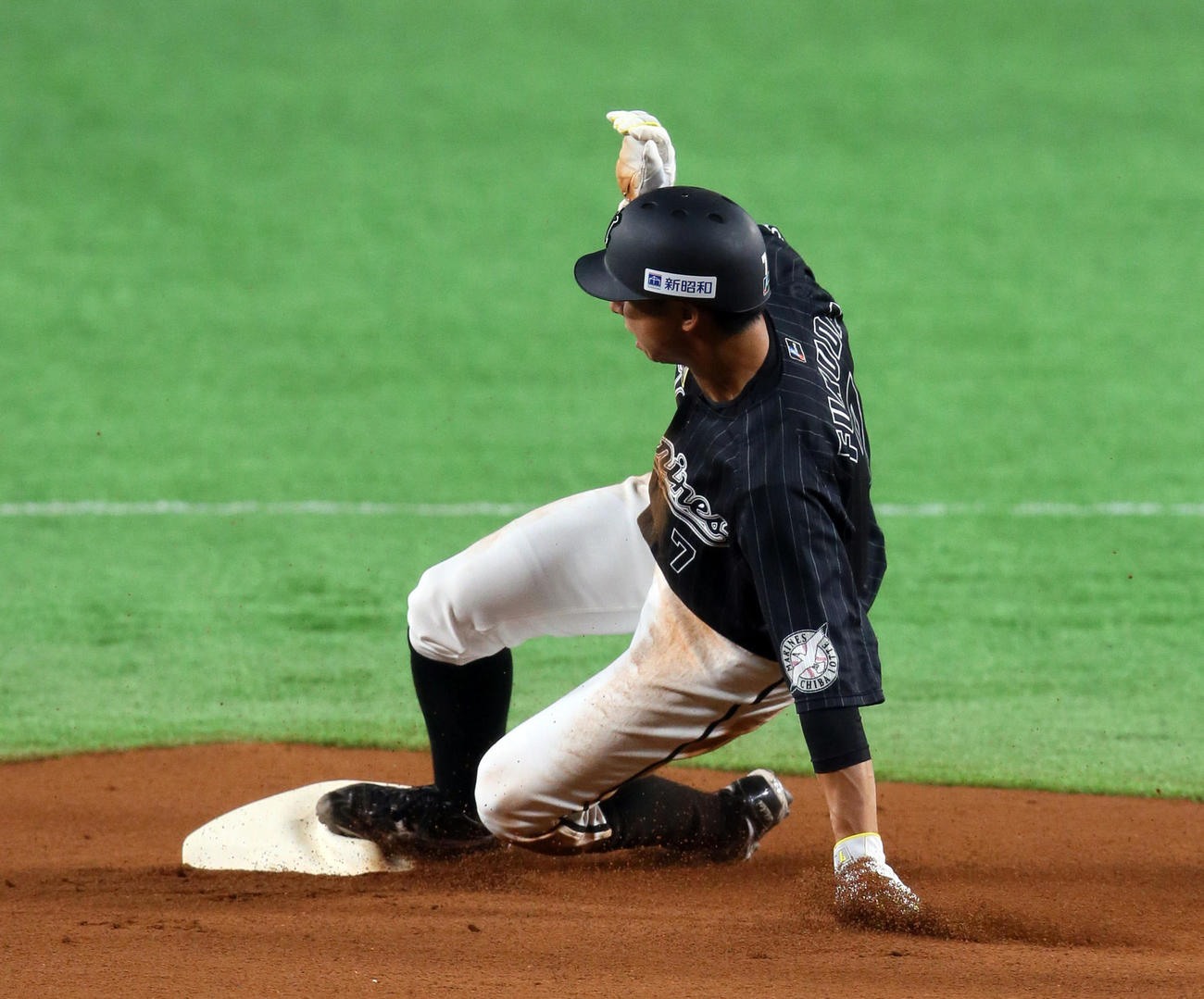 ソフトバンク対ロッテ　練習試合　1回表ロッテ無死一塁、打者角中の時、一塁走者福田秀は二盗（撮影・栗木一考）