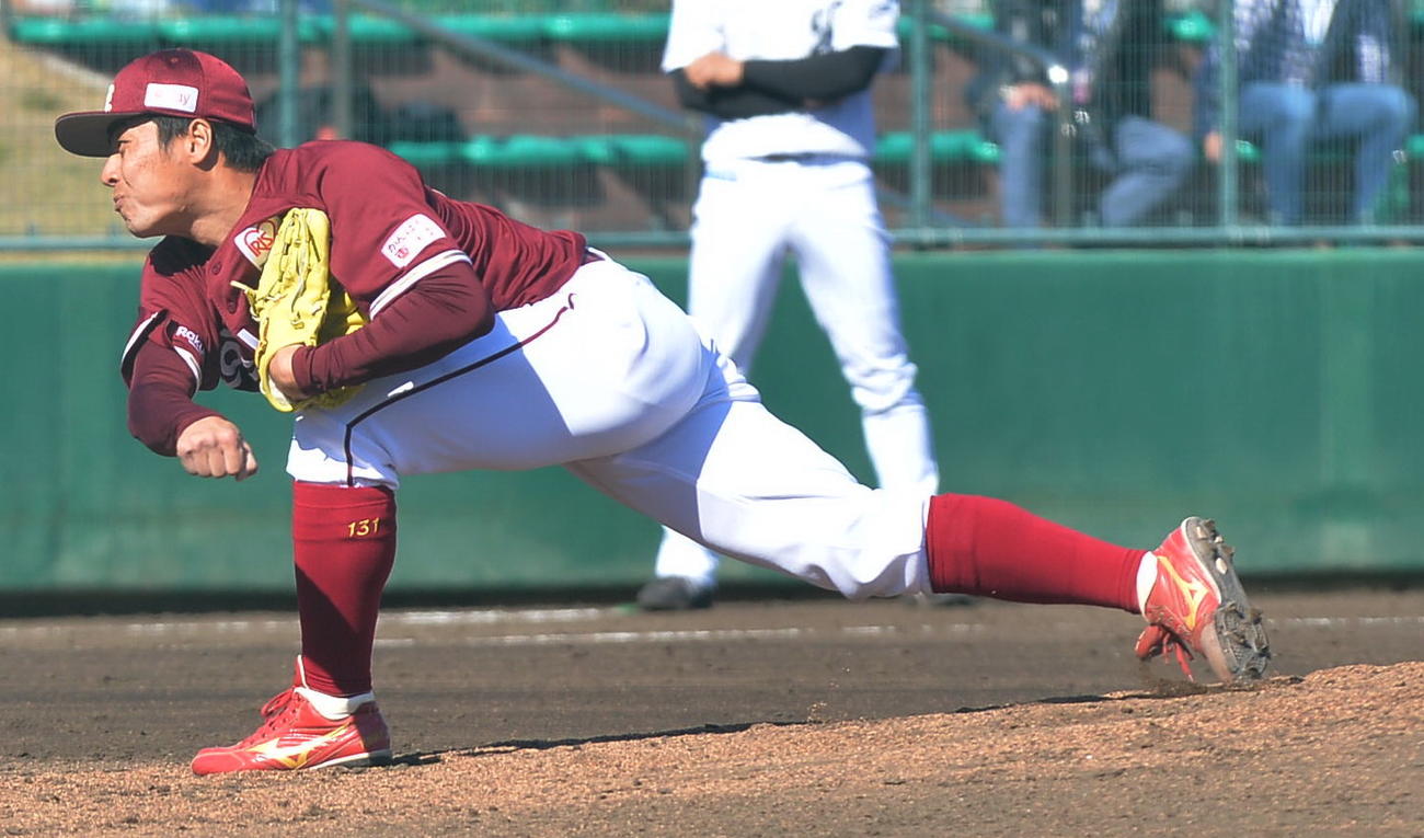 ヤクルト対楽天　2番手で登板し1回を3者凡退に抑えた楽天木村