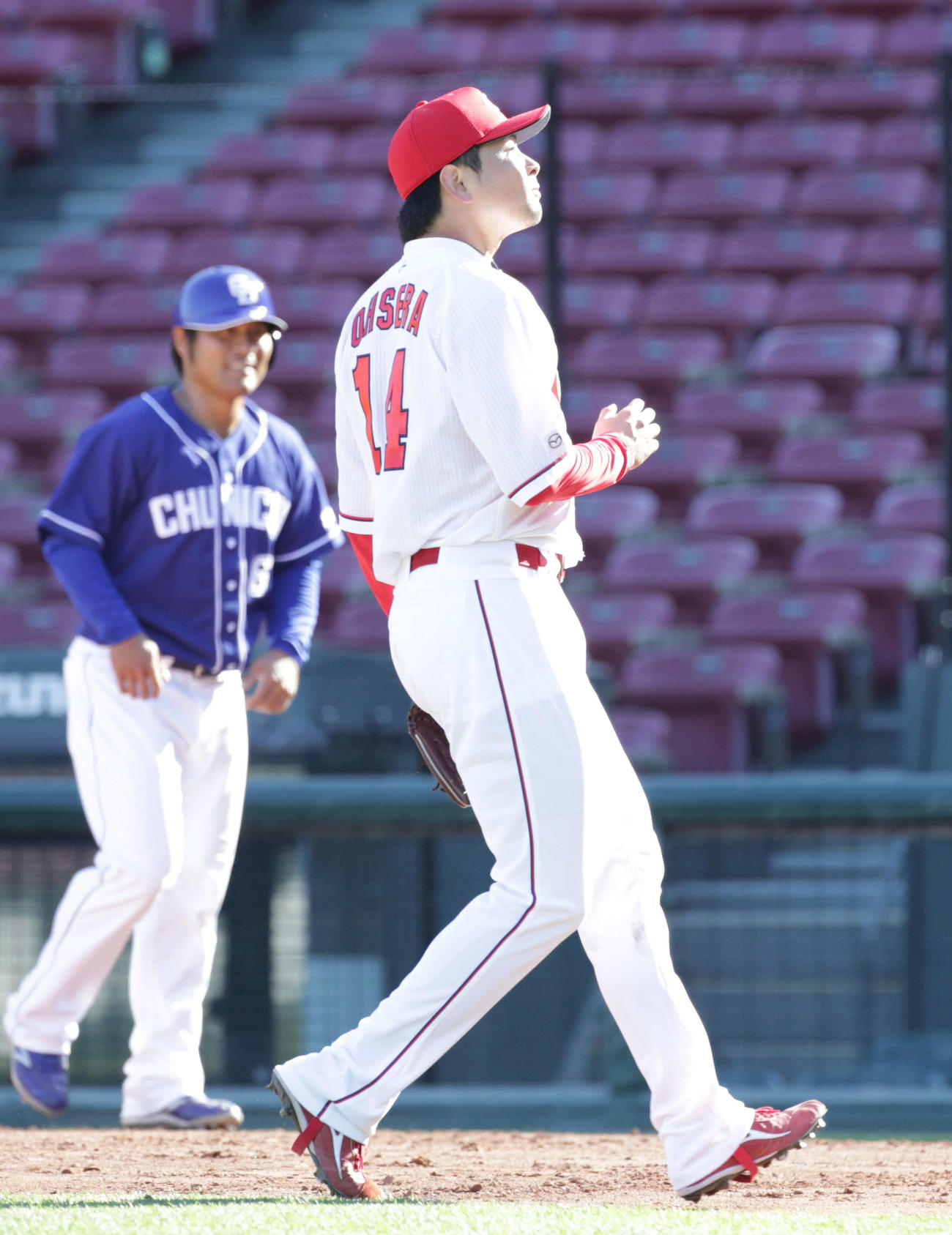 広島対中日　7回　大島に勝ち越し2点適時打を打たれた大瀬良（撮影・加藤孝規）