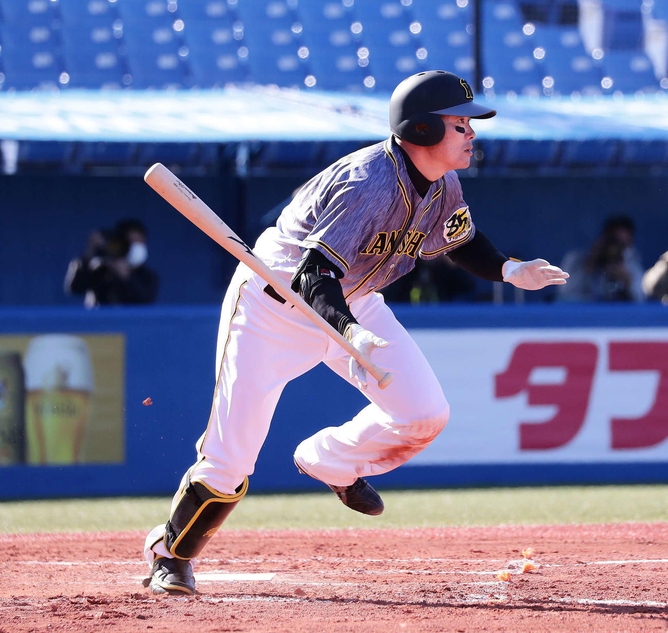 ヤクルト対阪神　7回表阪神無死、福留は右前打を放つ（撮影・丹羽敏通）