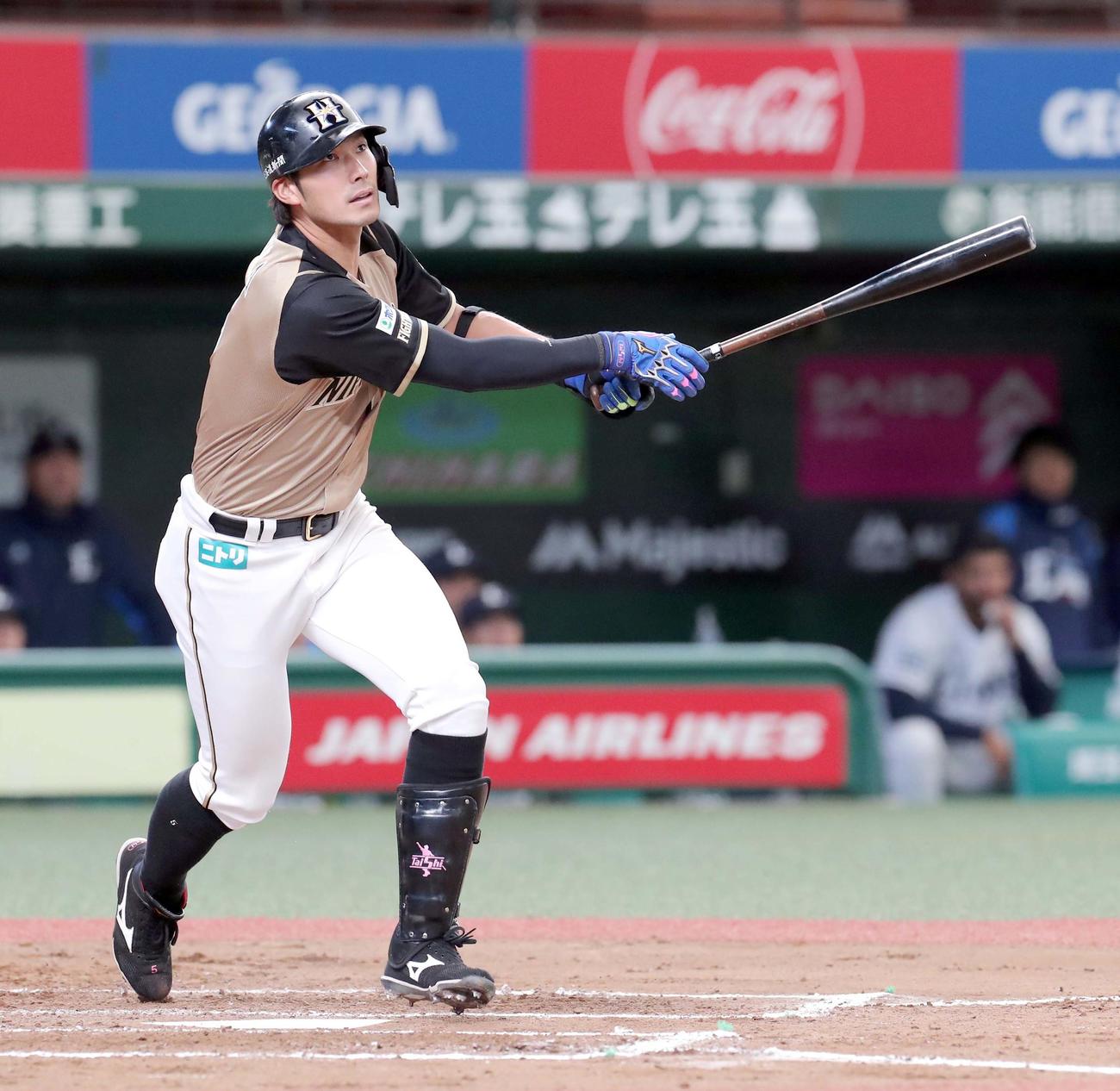 西武対日本ハム　7回表日本ハム無死一塁、大田は中前打を放つ（撮影・佐藤翔太）