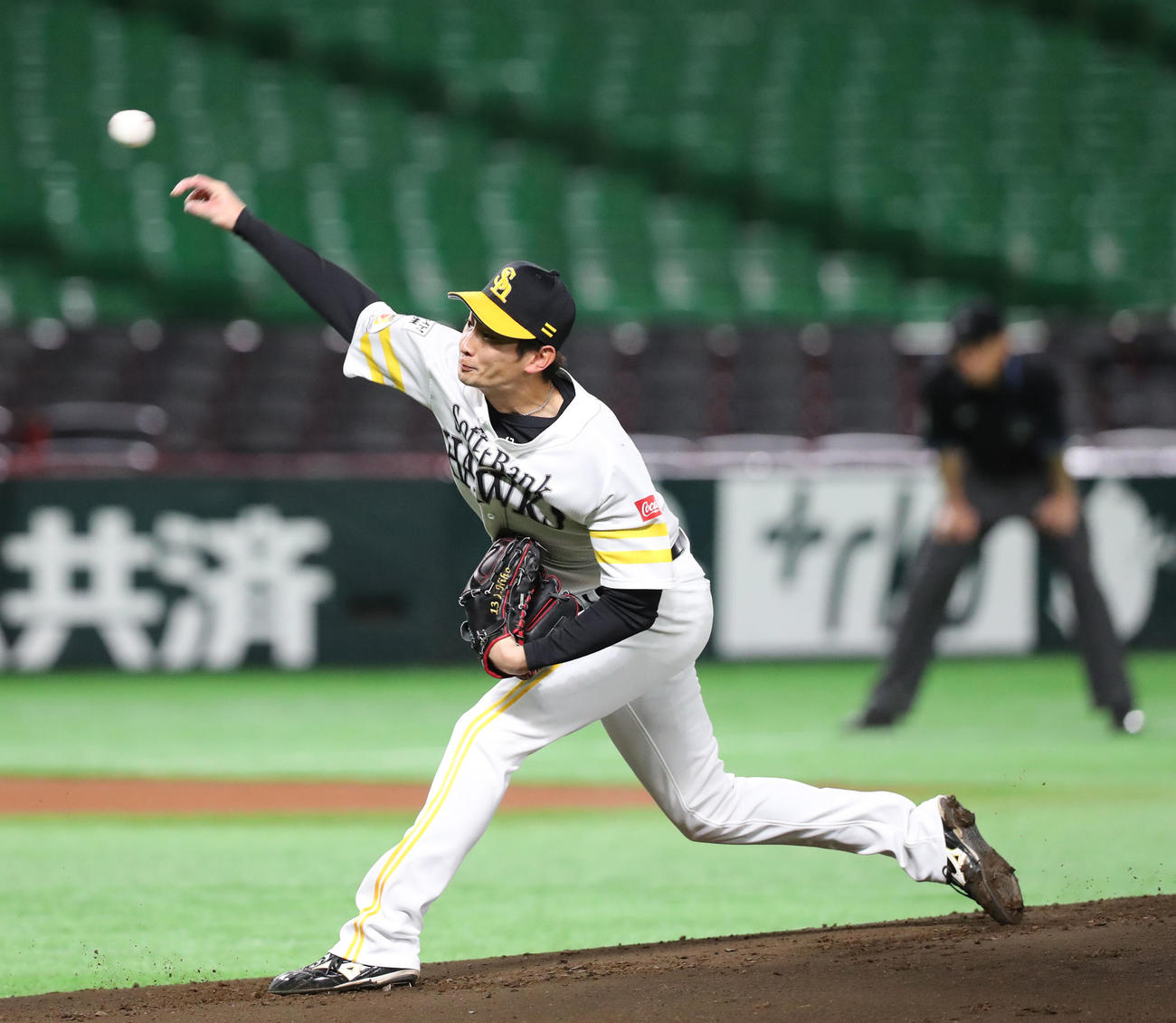 ソフトバンク対ロッテ　ソフトバンク先発・二保旭（撮影・梅根麻紀）