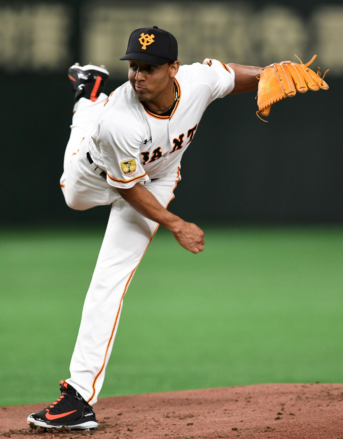巨人対DeNA　力投する巨人先発のサンチェス（撮影・横山健太）