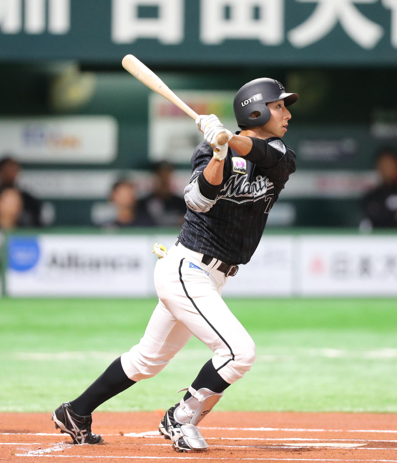 ソフトバンク対ロッテ　1回表ロッテ無死、福田秀は右越えに先制本塁打を放つ（撮影・梅根麻紀）