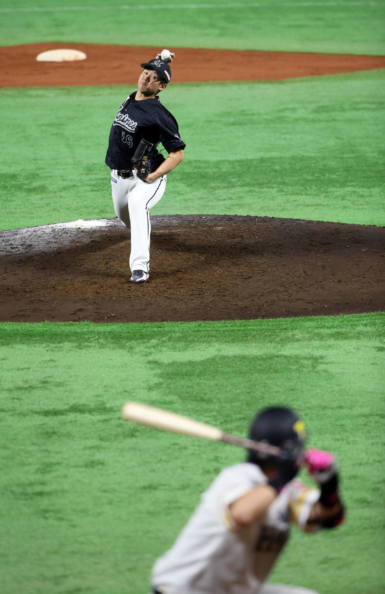 ソフトバンク対ロッテ　練習試合　5回裏ソフトバンク無死、松田宣を見逃し三振に仕留める種市（撮影・栗木一考）