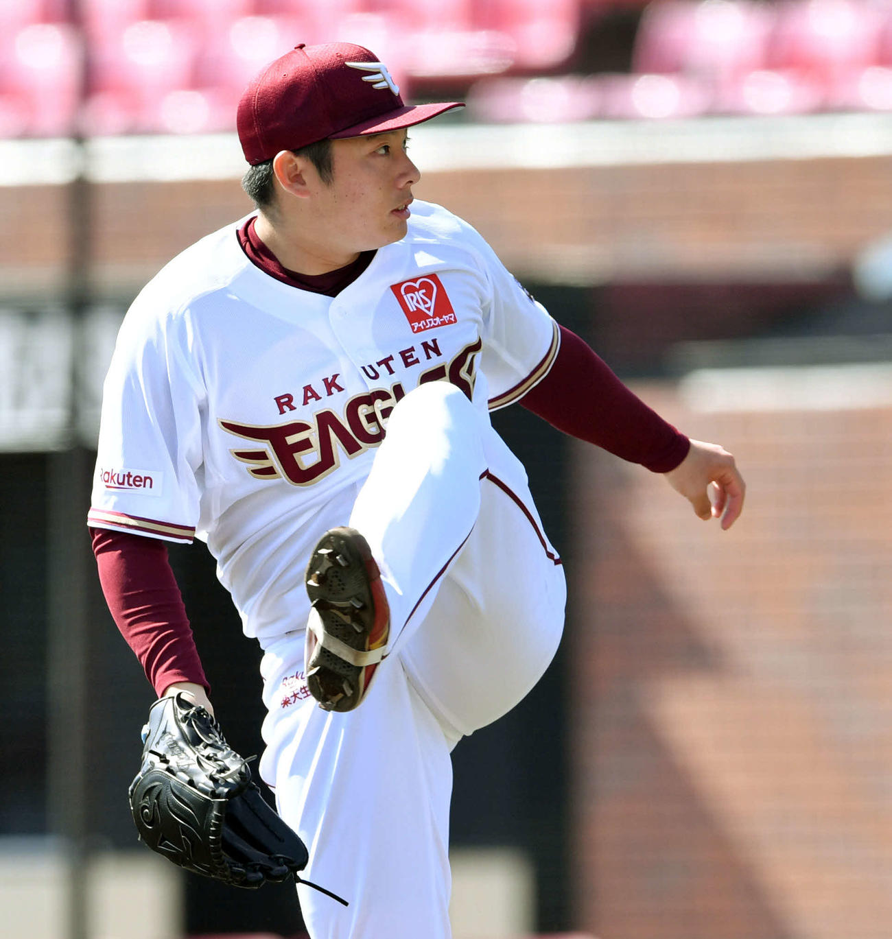 楽天対オリックス　先発で力投する楽天松井（撮影・滝沢徹郎）