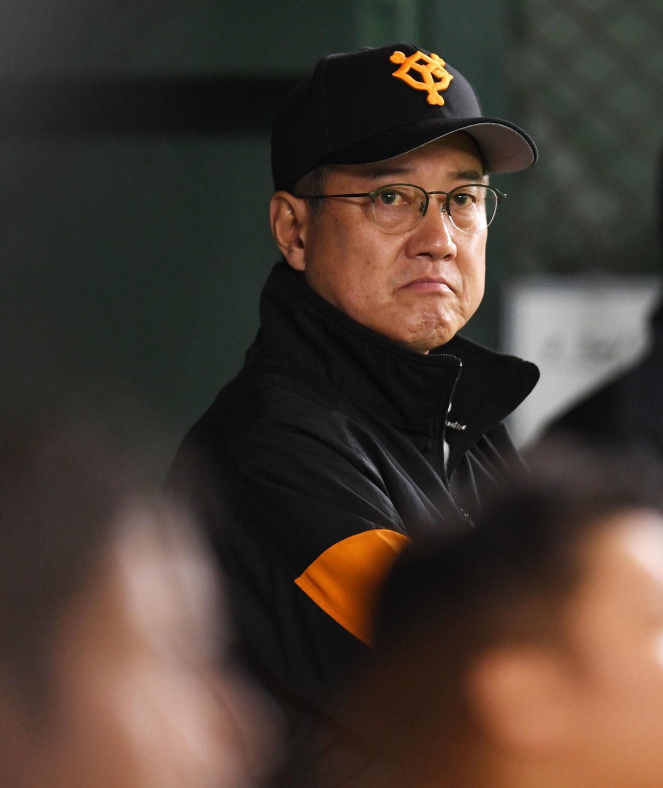 巨人対DeNA　試合を見つめる巨人原監督（撮影・横山健太）