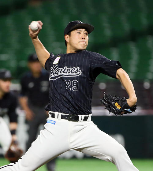 ソフトバンク対ロッテ　練習試合　ソフトバンク打線を相手に力投する西野（撮影・栗木一考）