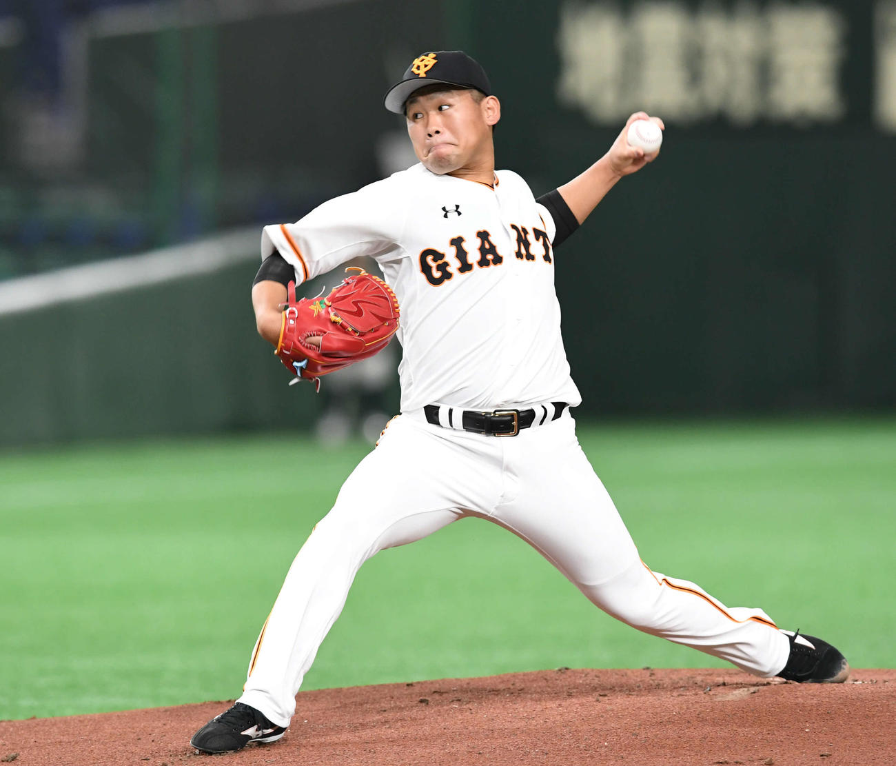 巨人対DeNA　力投する巨人先発の田口（撮影・山崎安昭）