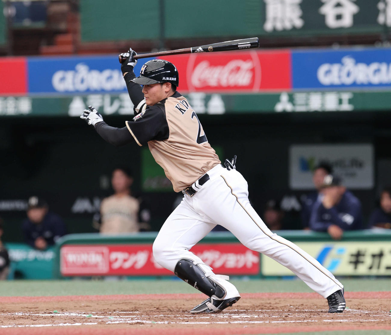 西武対日本ハム　7回表日本ハム2死一塁、中前打を放つ清宮（撮影・井上学）