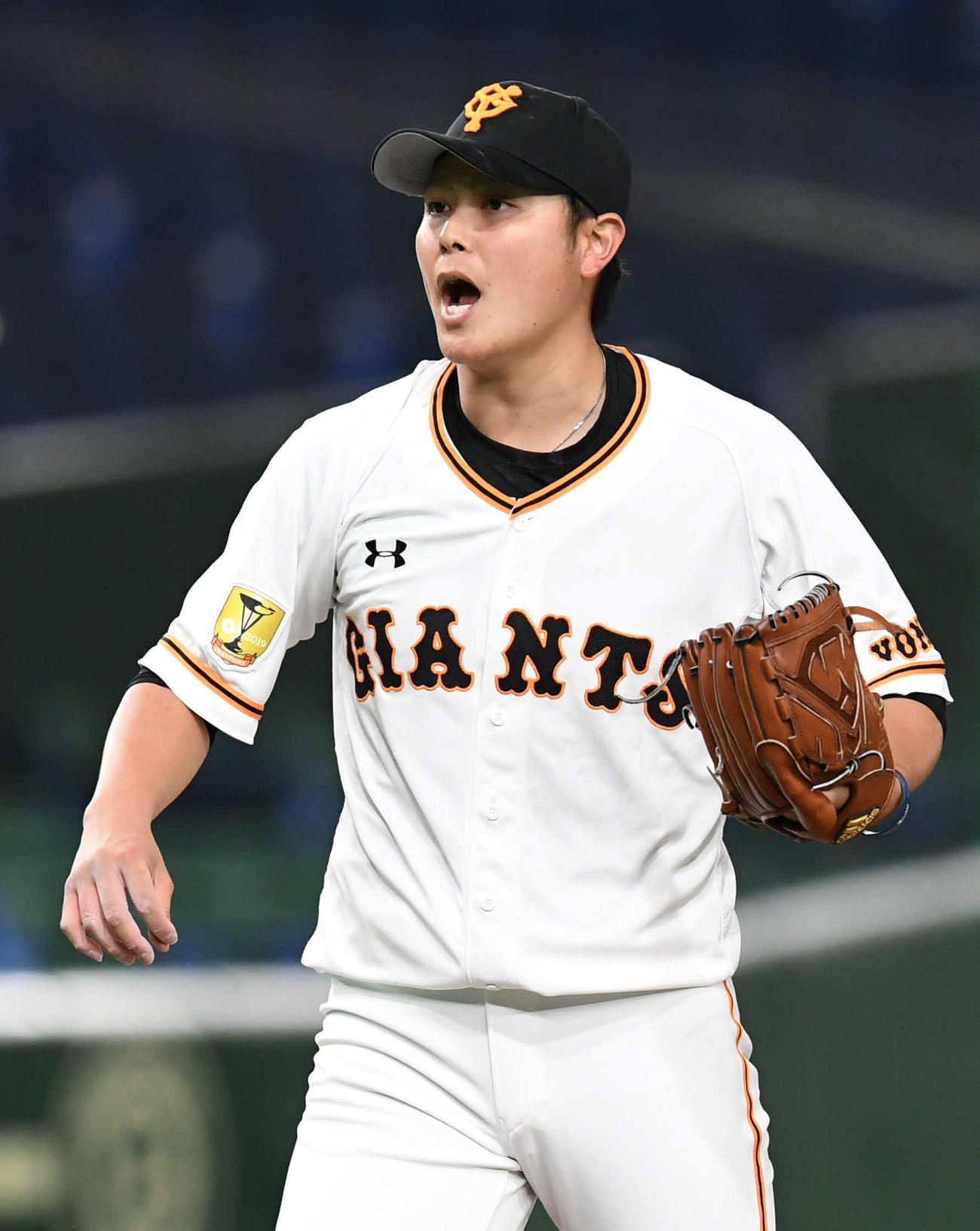 巨人対DeNA　巨人2番手で登板した宮国は気合の表情（撮影・山崎安昭）