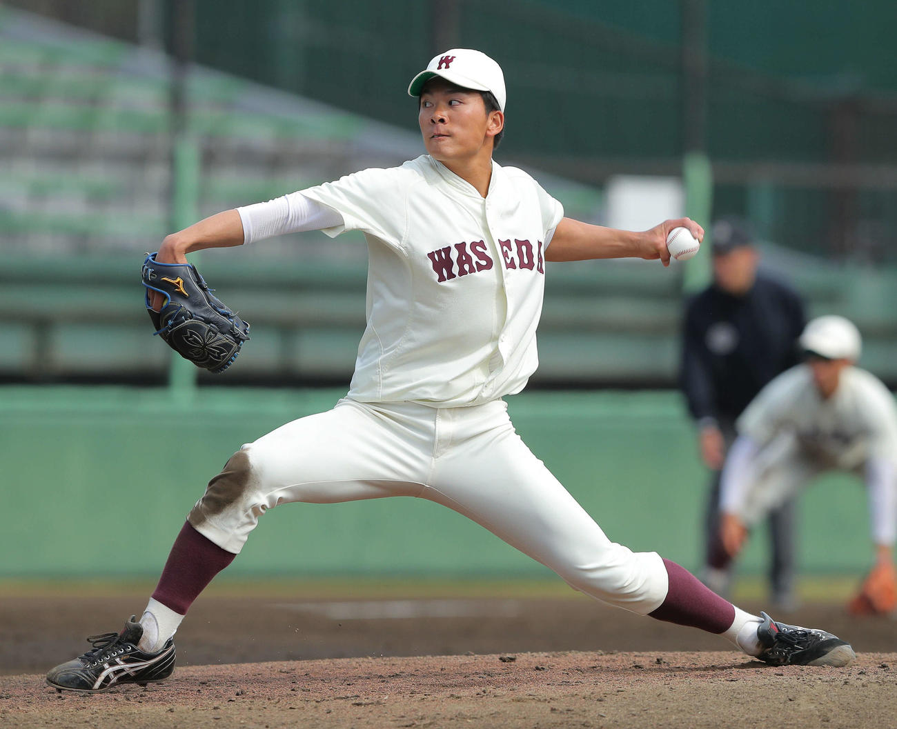 巨人2軍対早大　4回裏巨人2死一、二塁、力投する早大・早川（撮影・河田真司）