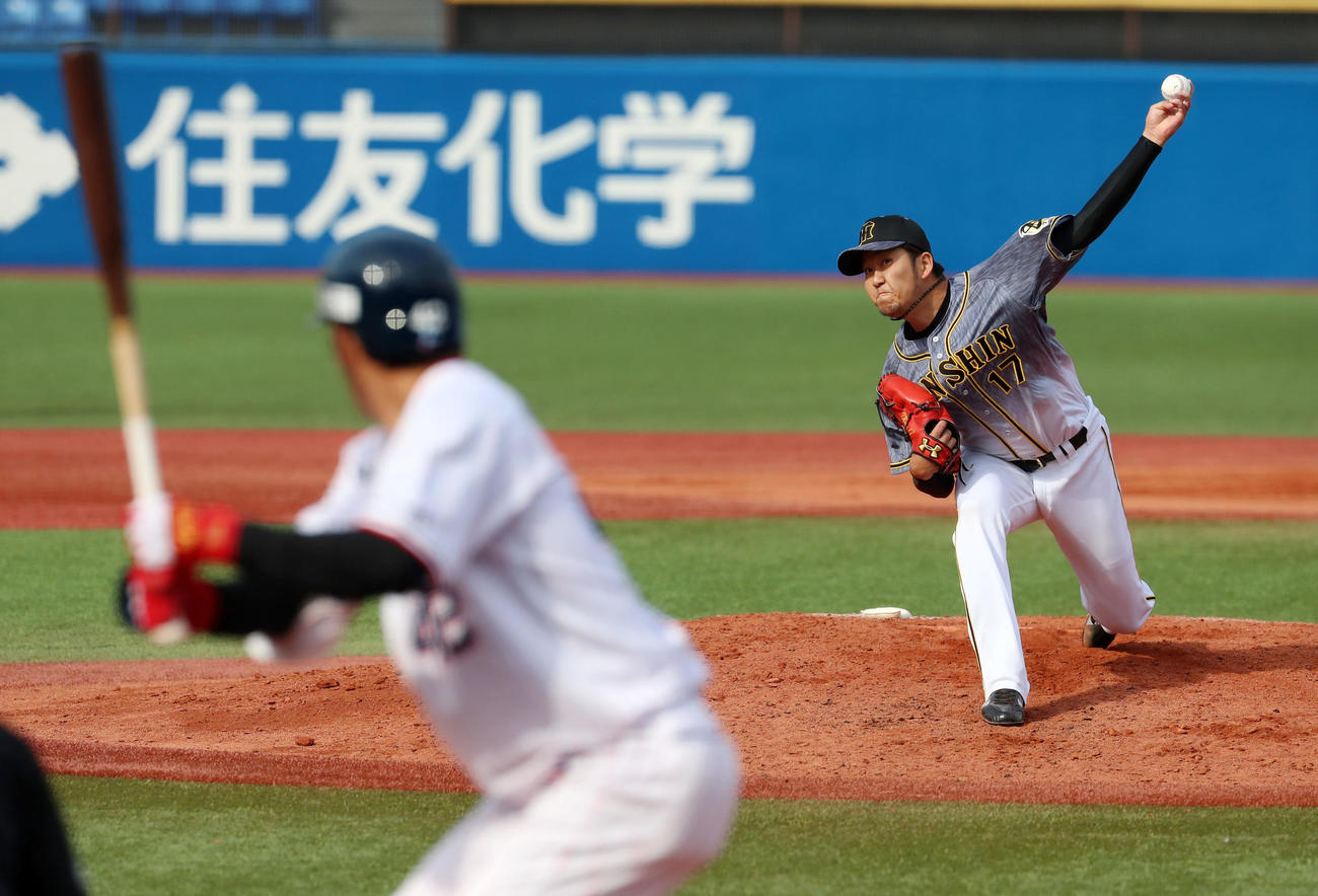 ヤクルト対阪神　6回裏、阪神3番手で登板する岩貞（撮影・加藤哉）