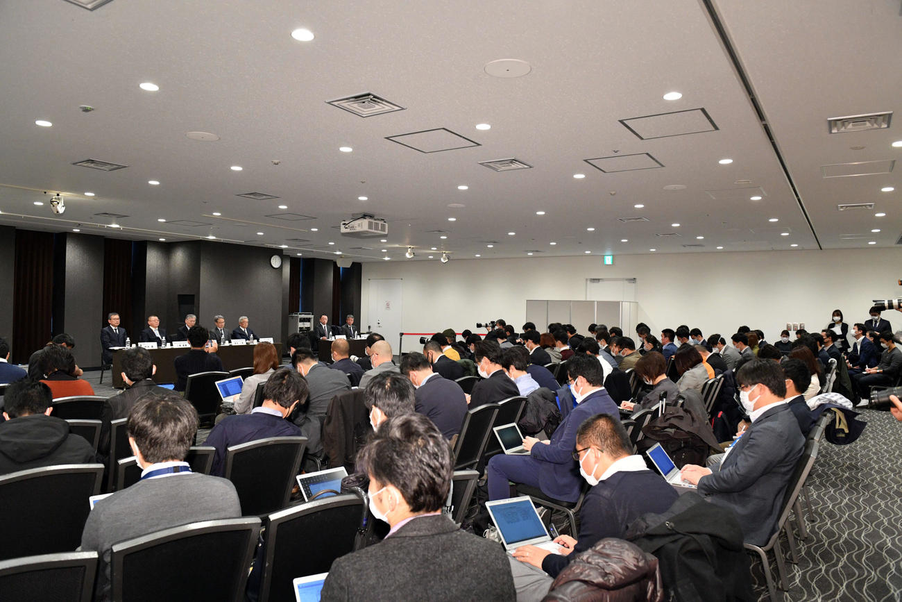 第4回新型コロナウイルス対策連絡会議　合同記者会見が開かれ多くの報道陣が集まった（撮影・滝沢徹郎）