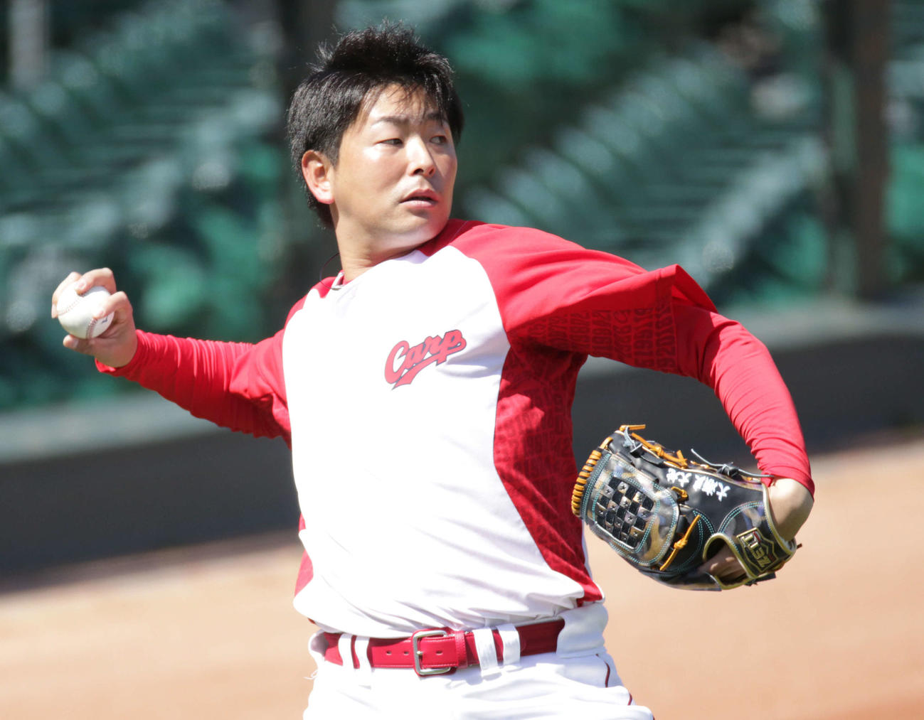 投手指名練習でキャッチボールを行う大瀬良（撮影・加藤孝規）