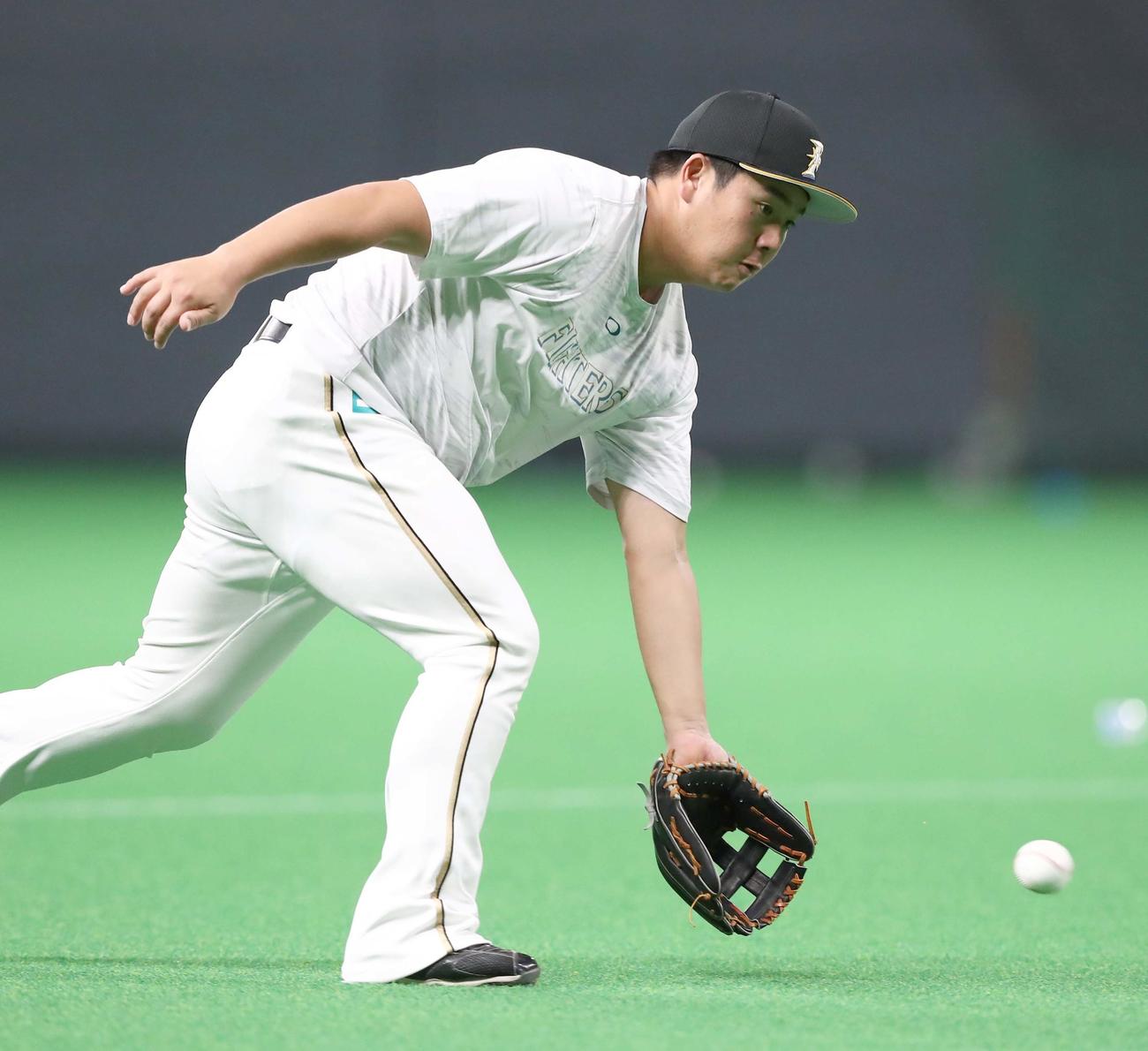 ノックを受ける横尾（撮影・黒川智章）