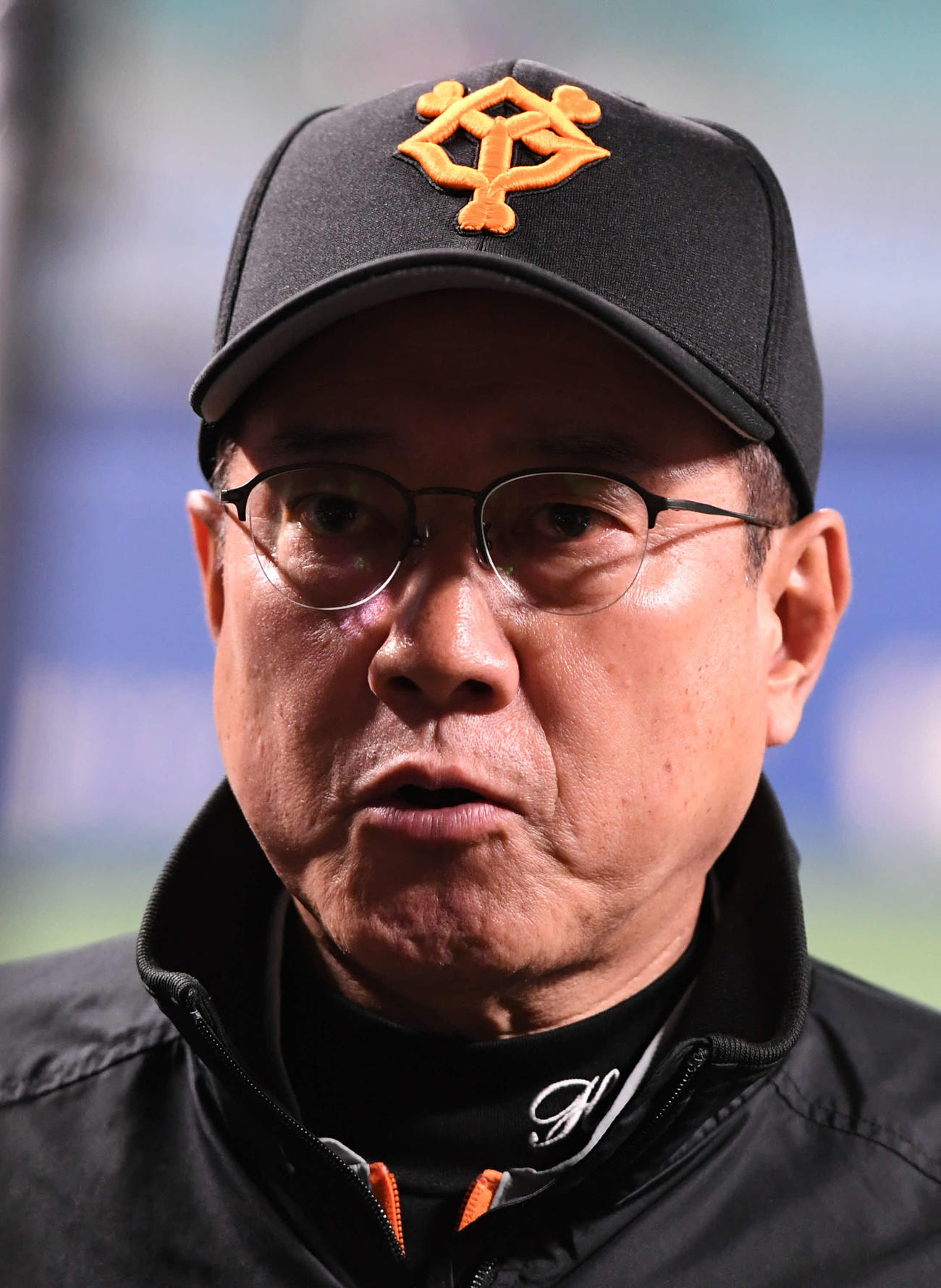 中日対巨人　試合後に囲み取材に応じる巨人原監督（撮影・山崎安昭）
