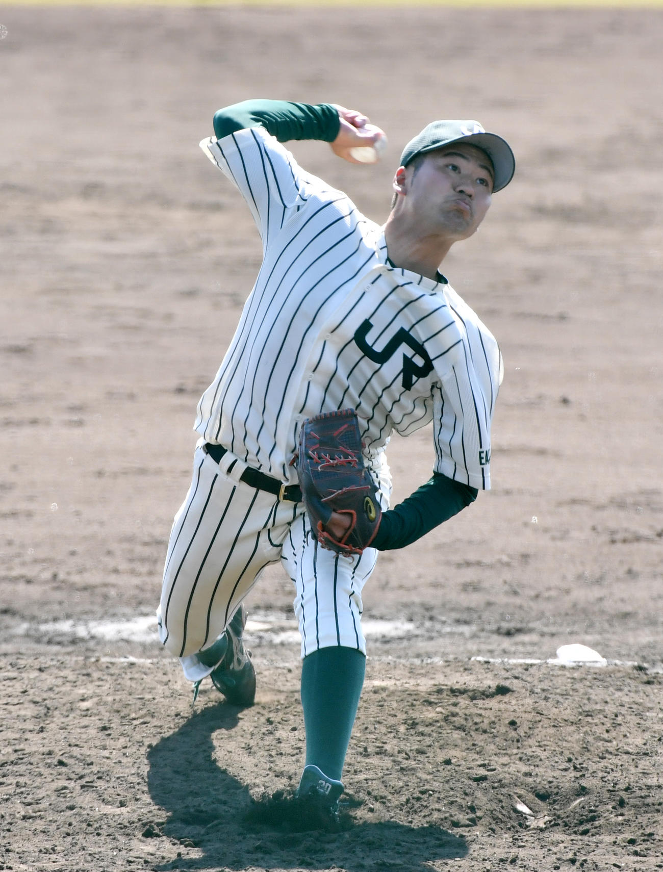 東京都企業春季大会、明治安田生命戦で8回途中から登板したJR東日本・西田光汰（撮影・柴田隆二）