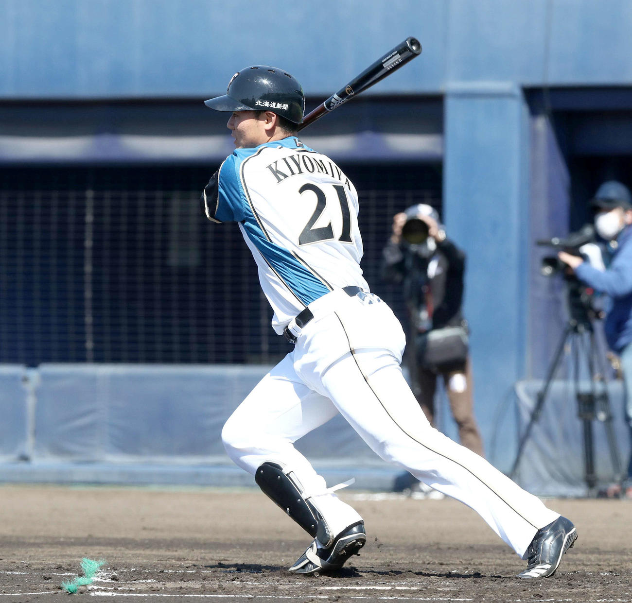 イースタン　日本ハム対西武　1回裏日本ハム1死一、二塁、右前適時打を放つ清宮（撮影・黒川智章）