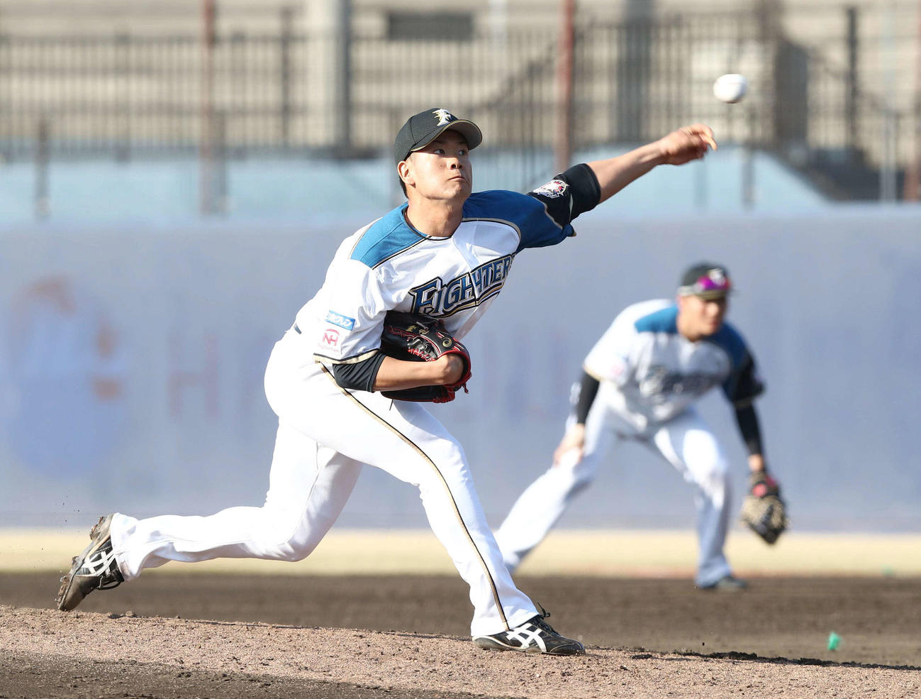 日本ハム対西武　7回に登板し打者を3人で抑える福田（撮影・黒川智章）