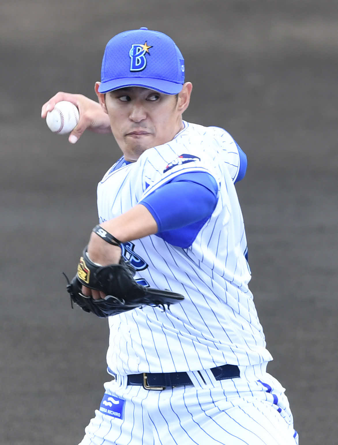DeNA対BC神奈川　力投するDeNA先発の井納（撮影・山崎安昭）