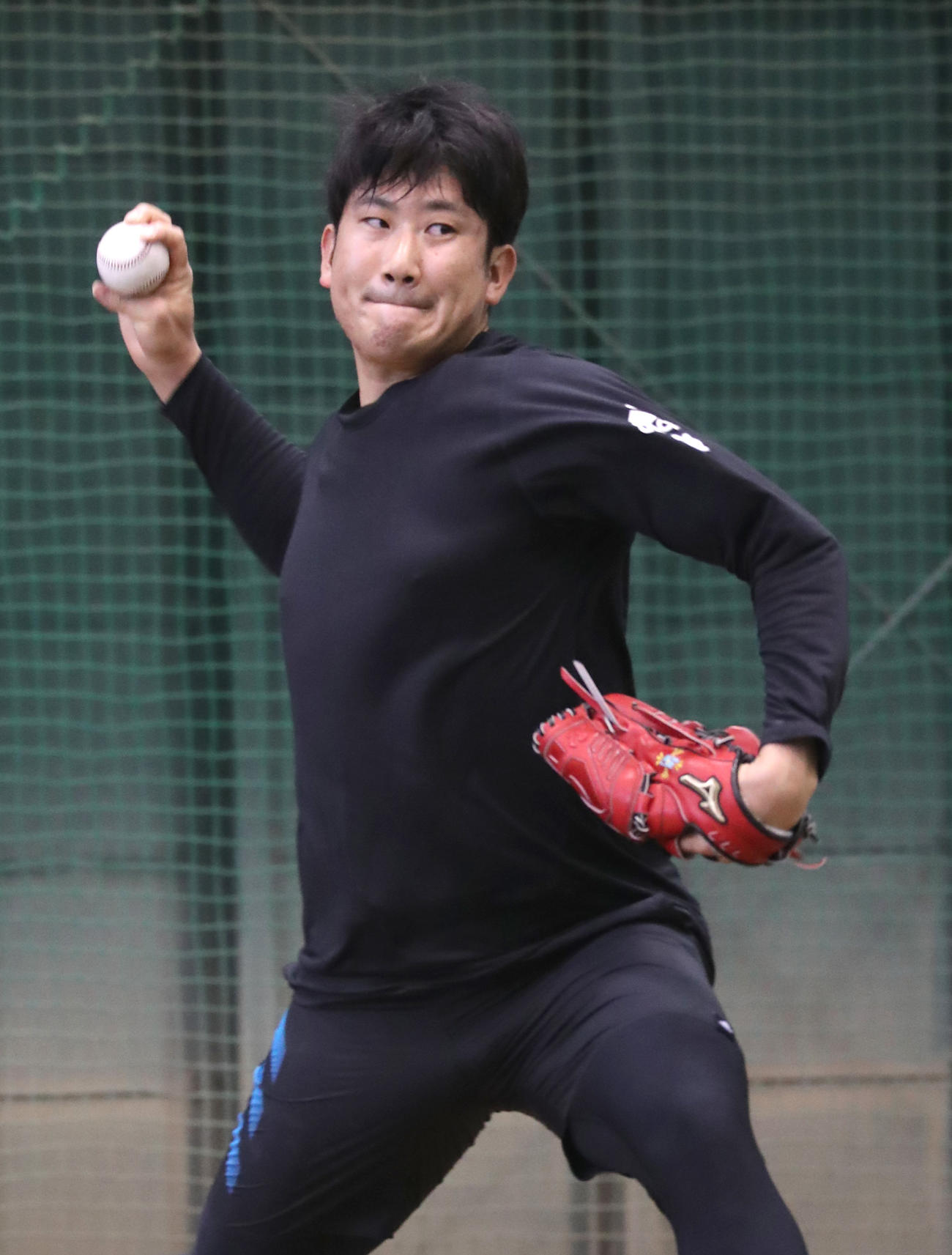 ブルペン投球する巨人菅野（提供：読売巨人軍）