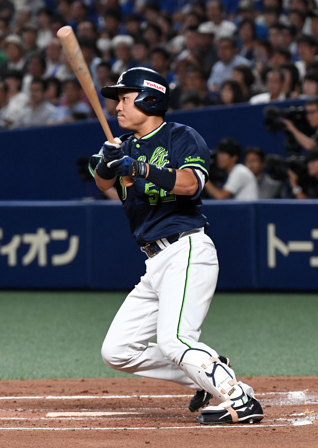 先制二塁打を放つヤクルト中村（2019年8月31日撮影）