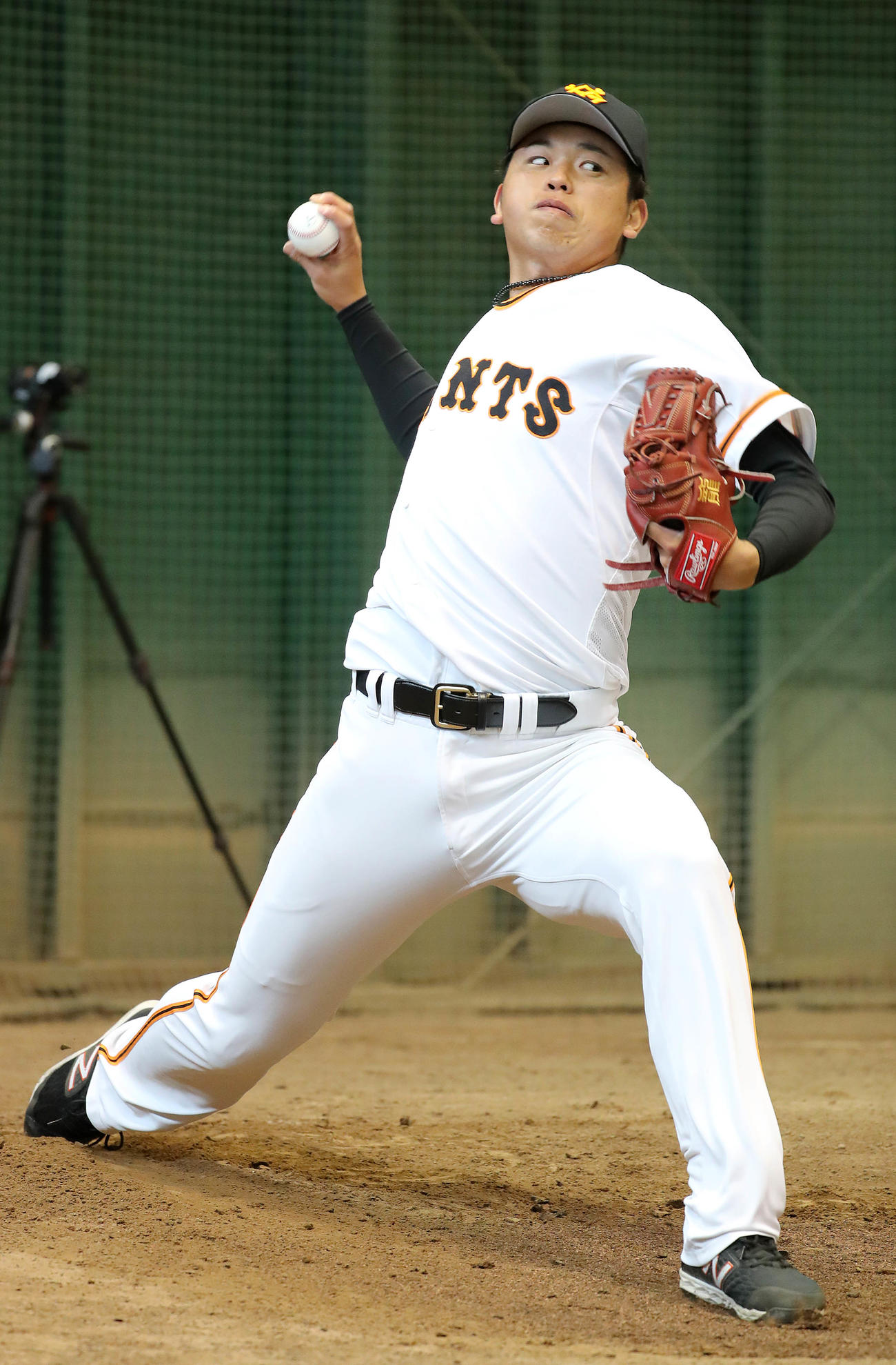 ブルペン投球する巨人太田（提供：読売巨人軍）