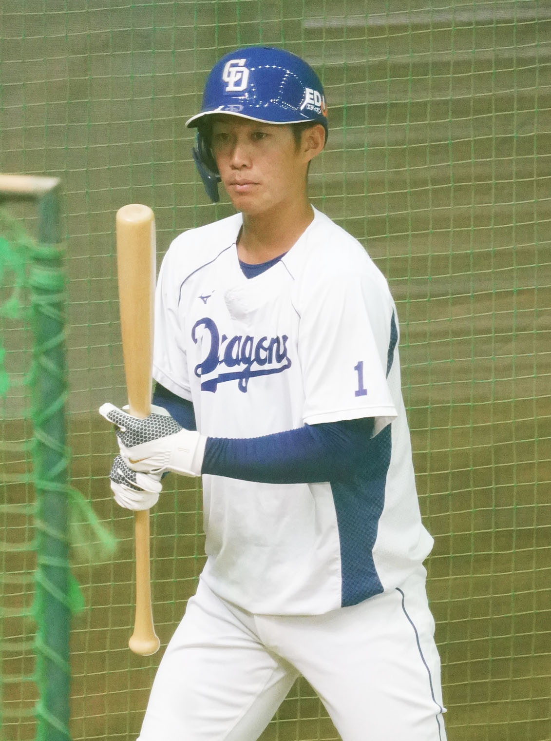 打撃練習をする京田（撮影・森本幸一）