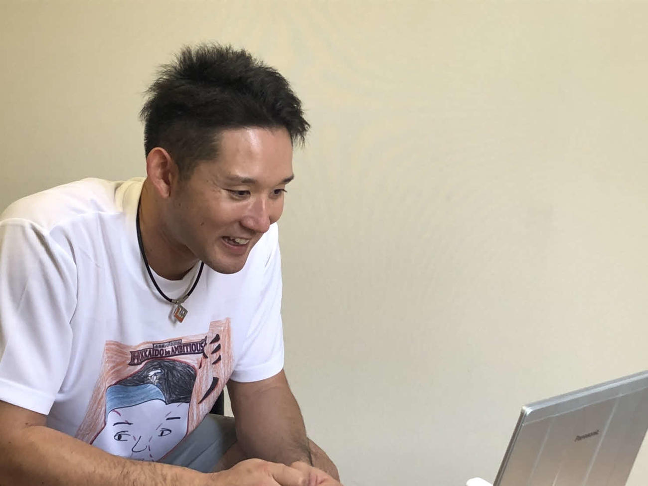 オンライン取材を受ける日本ハム杉谷（球団提供）
