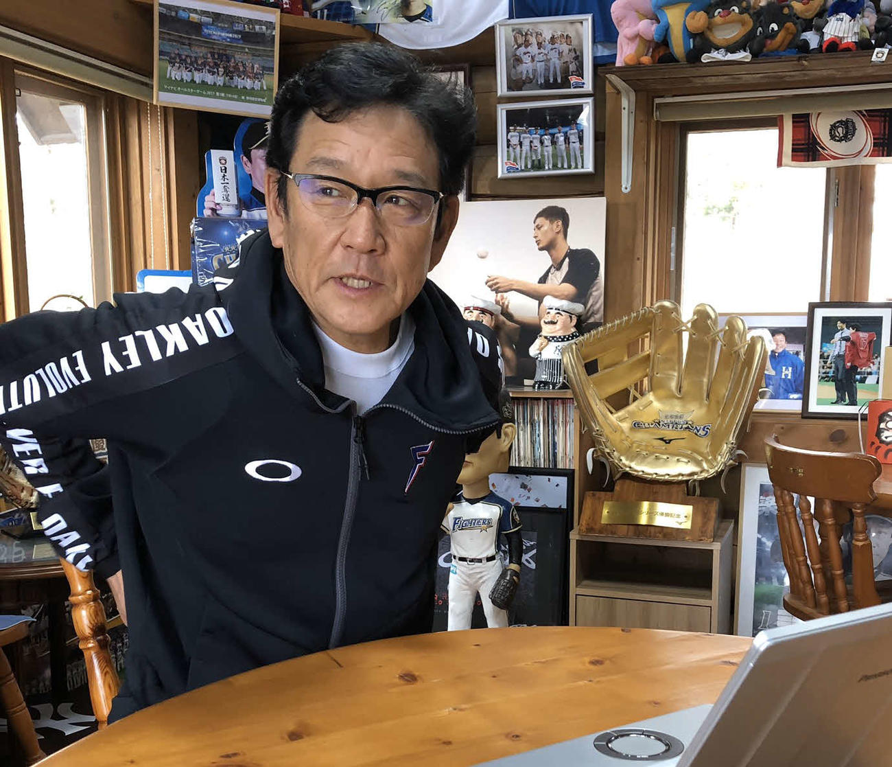 オンライン取材を受ける日本ハム栗山監督（球団提供）