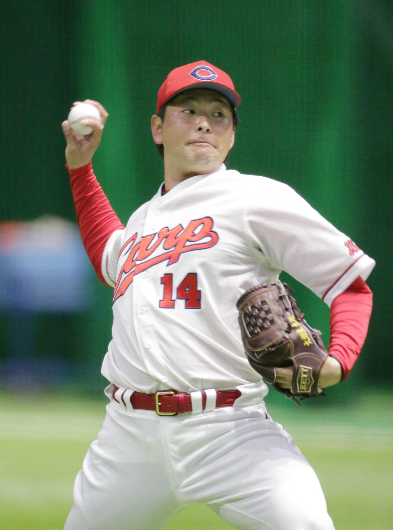 キャッチボールをする広島大瀬良（撮影・加藤孝規）