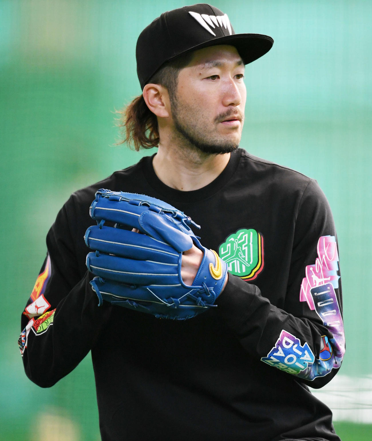 キャッチボールするロッテ石川（2020年1月31日撮影）