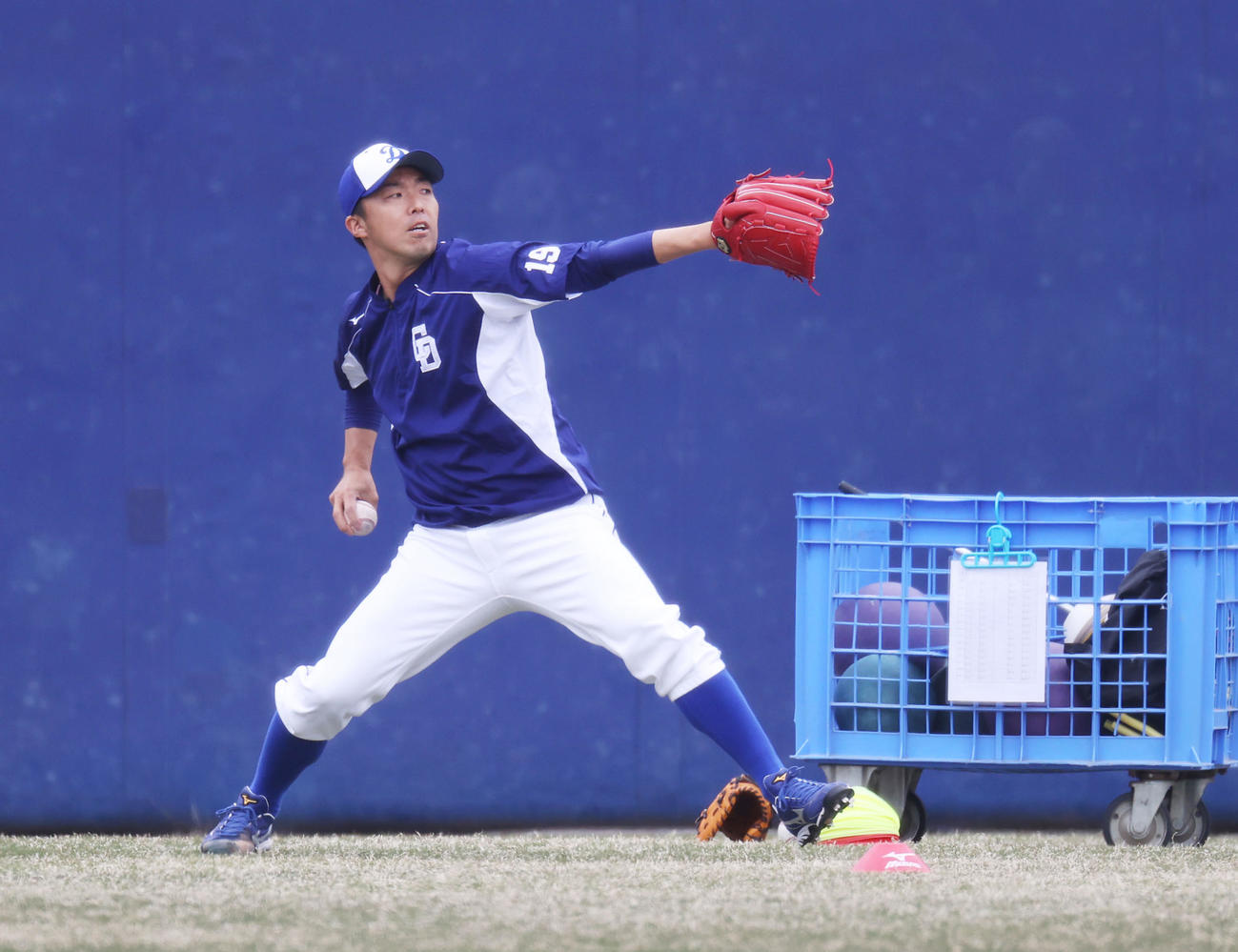 中日自主練習　キャッチボールをする吉見一起
