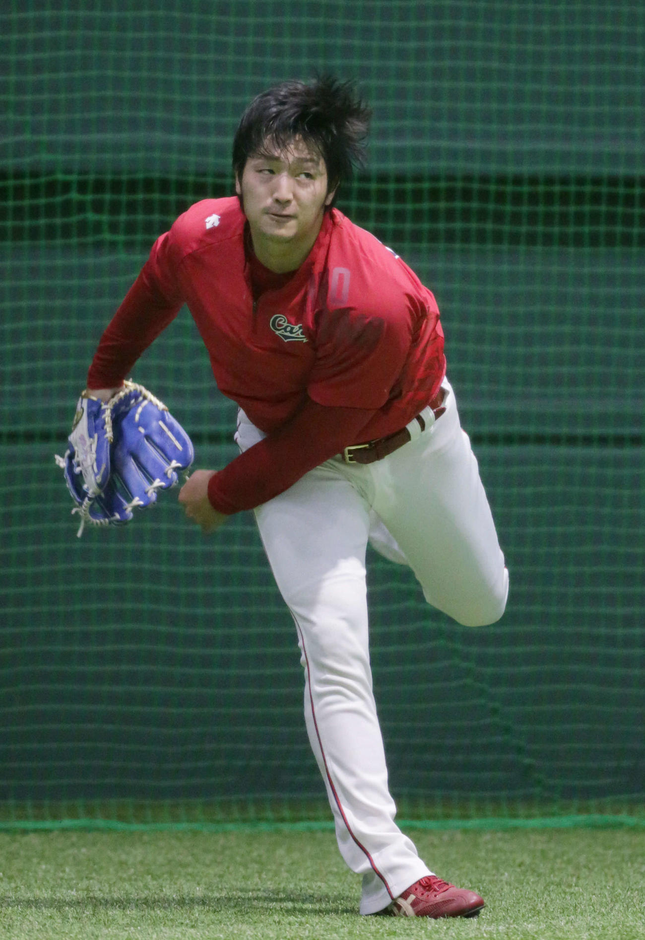 練習する広島床田（撮影・加藤孝規）