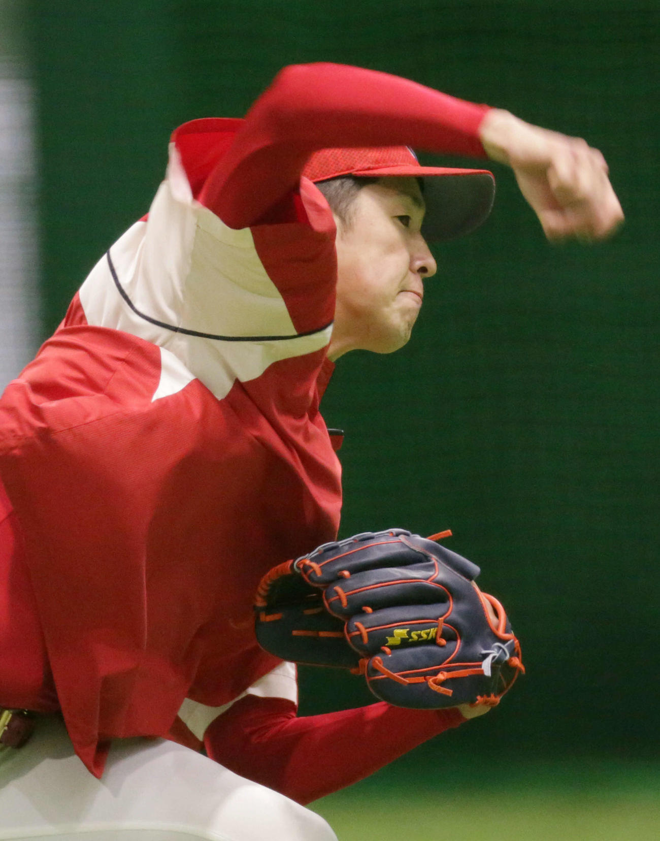 練習する広島遠藤（撮影・加藤孝規）