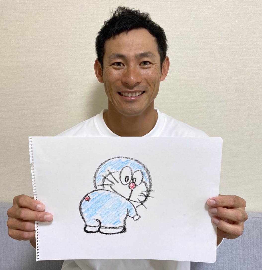 ロッテ荻野の「ドラえもんチャレンジ」。他の選手に比べて圧倒的に上手