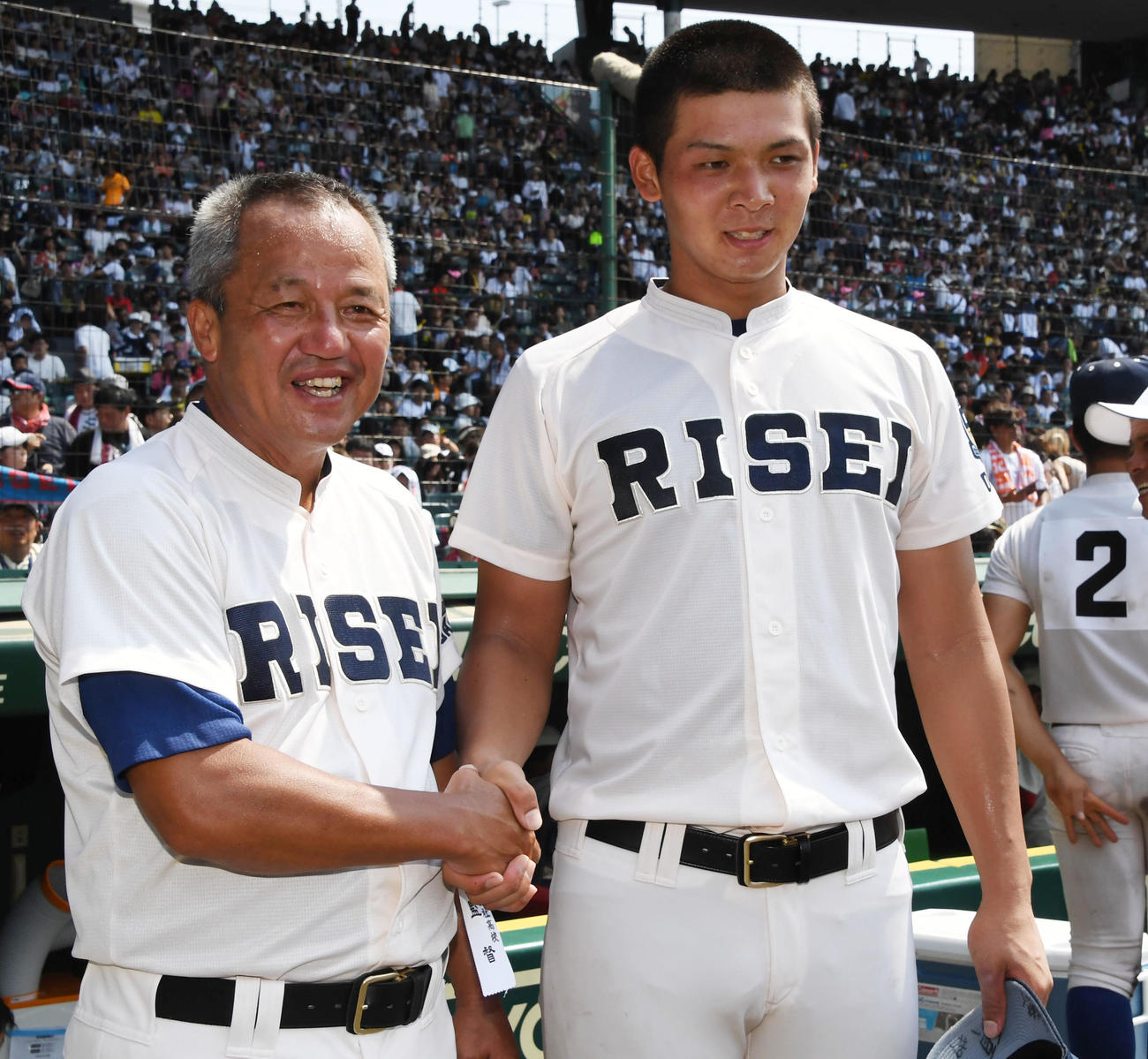 履正社・岡田監督（左）と井上広大（撮影・奥田泰也）