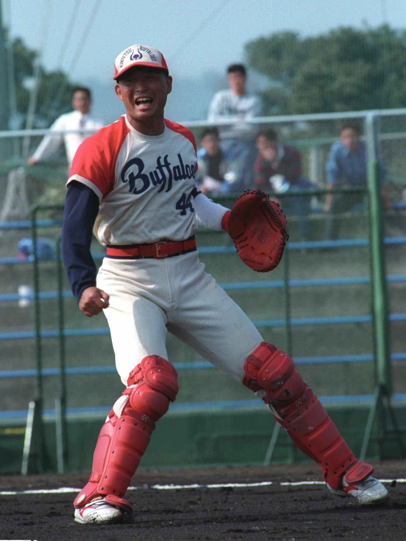 近鉄光山捕手はレガーズに軽さを求めた