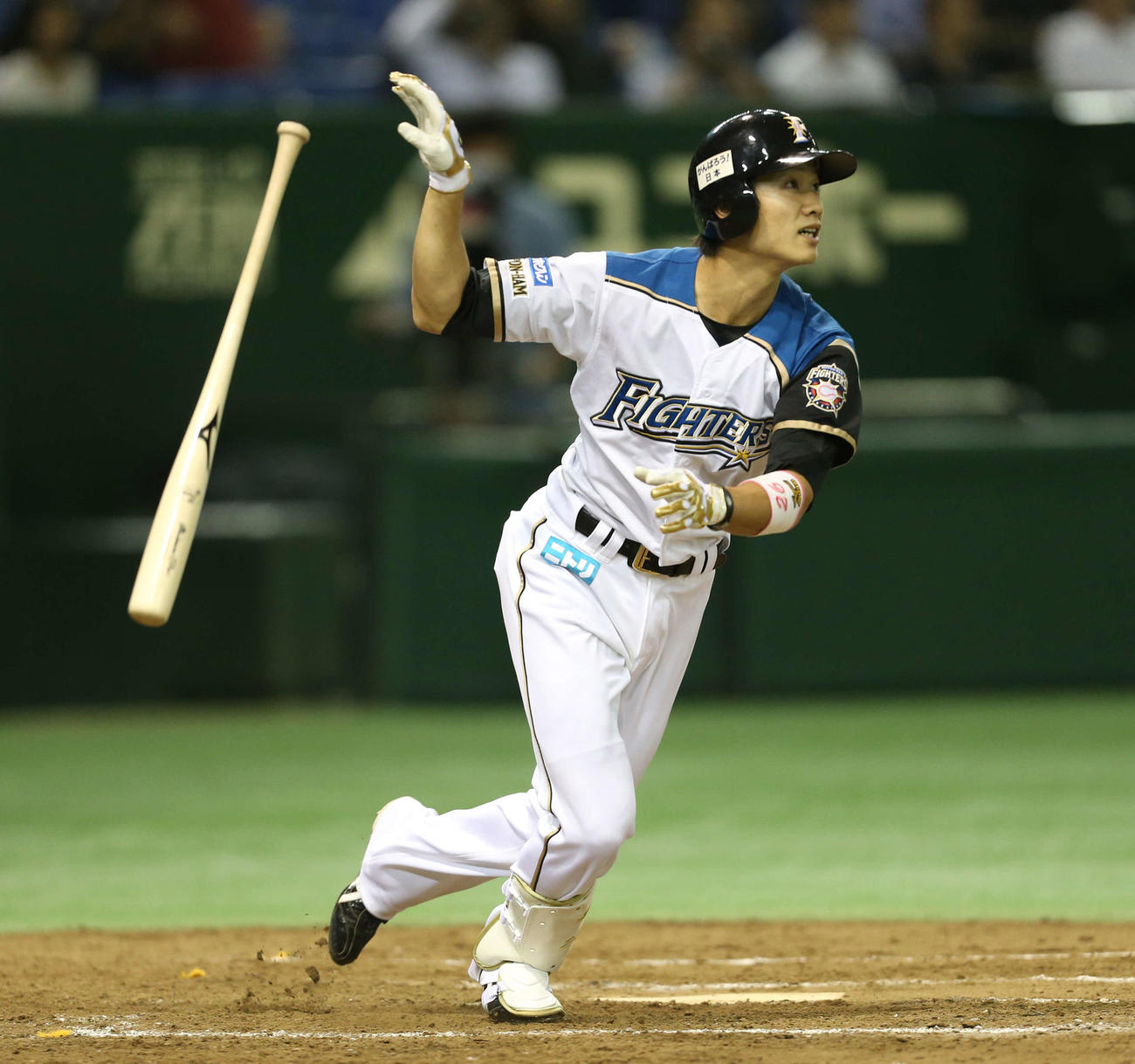 12年6月27日、楽天戦でプロ初本塁打を放った日本ハム西川