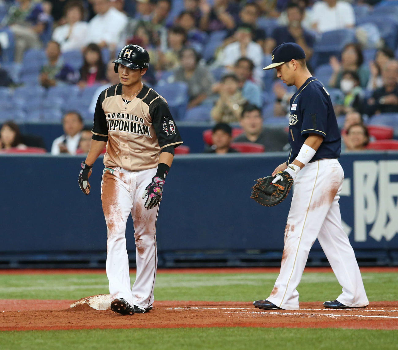 15年9月26日、オリックス戦　けん制でアウトになる日本ハム西川