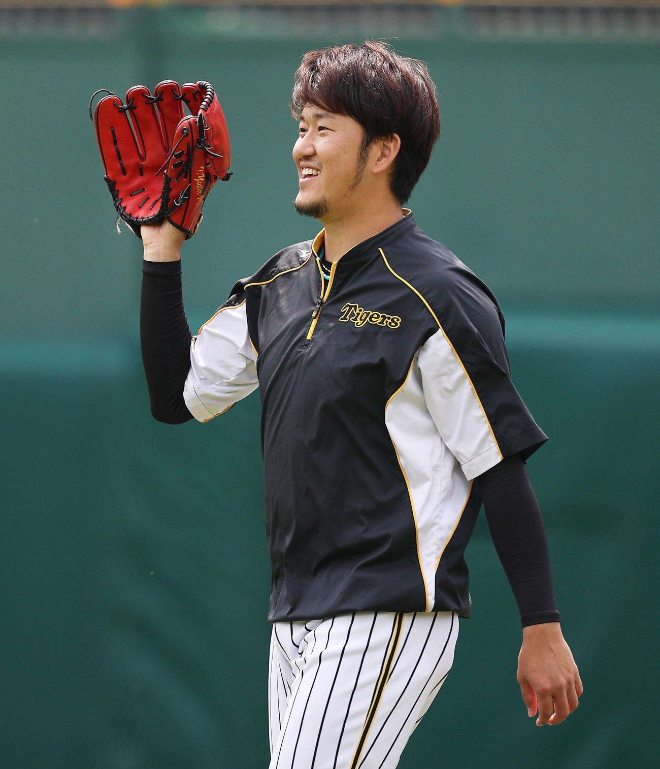 甲子園で自主練習を行う岩貞祐太（阪神タイガース提供）