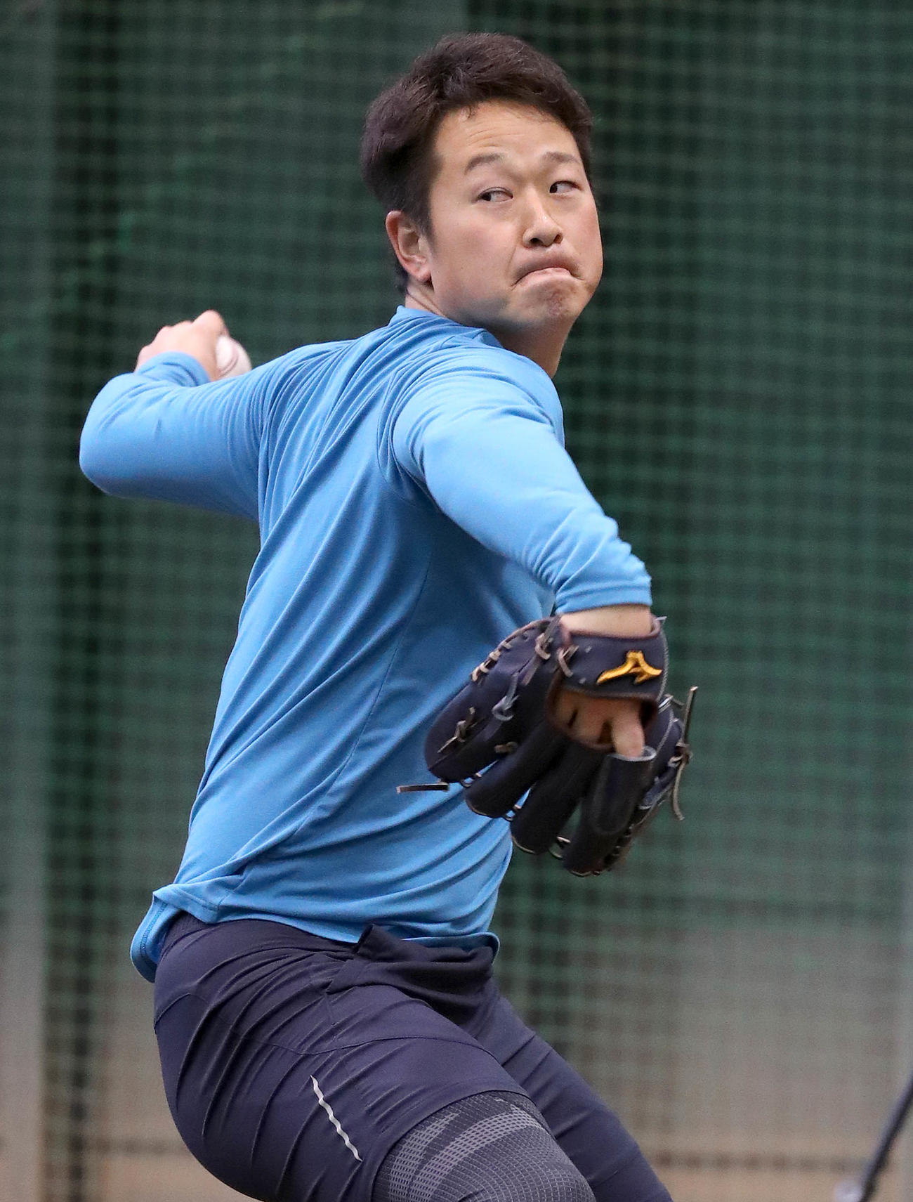 投球練習する巨人中川（提供：読売巨人軍）