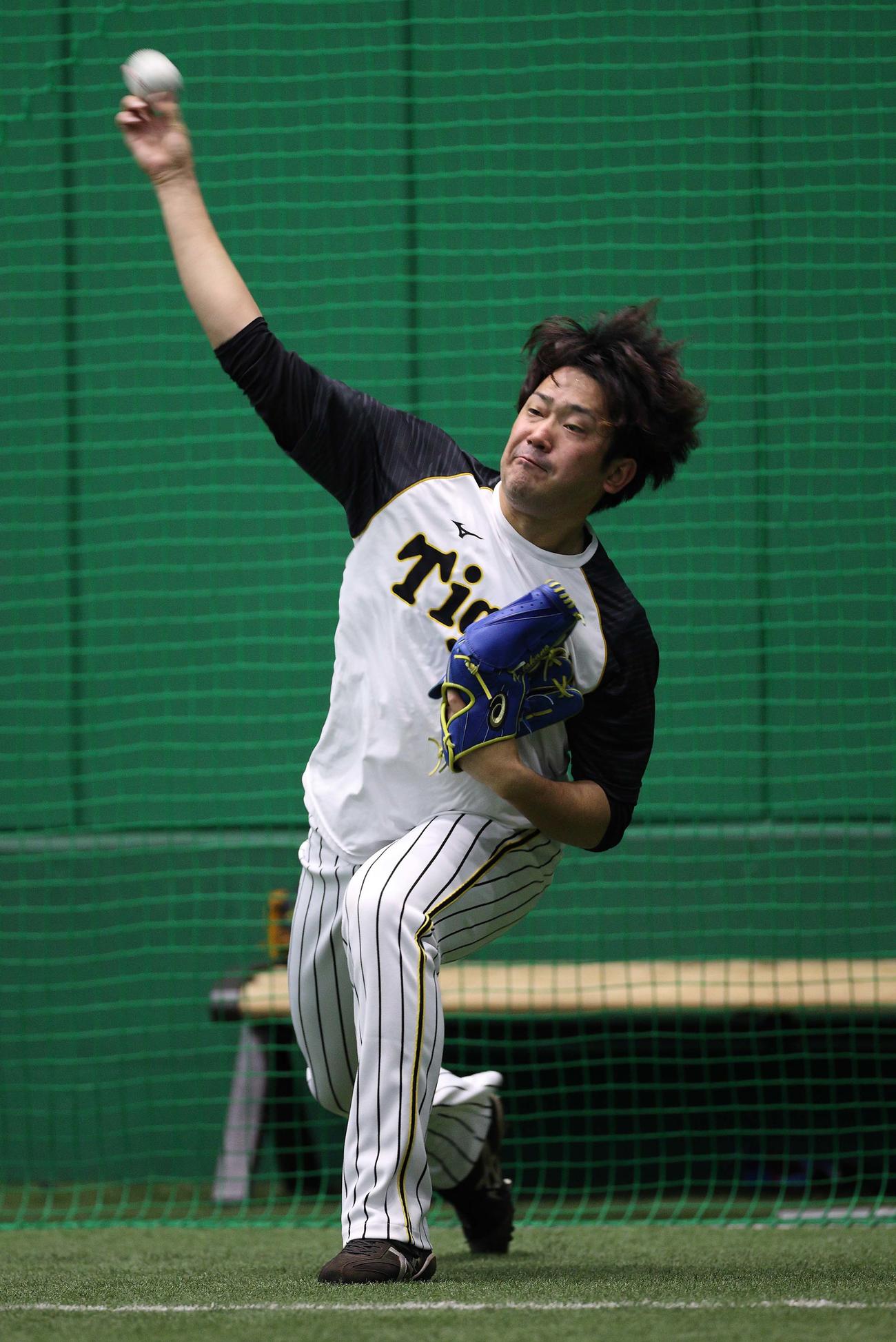 自主トレで汗を流す高野圭佑（球団提供）