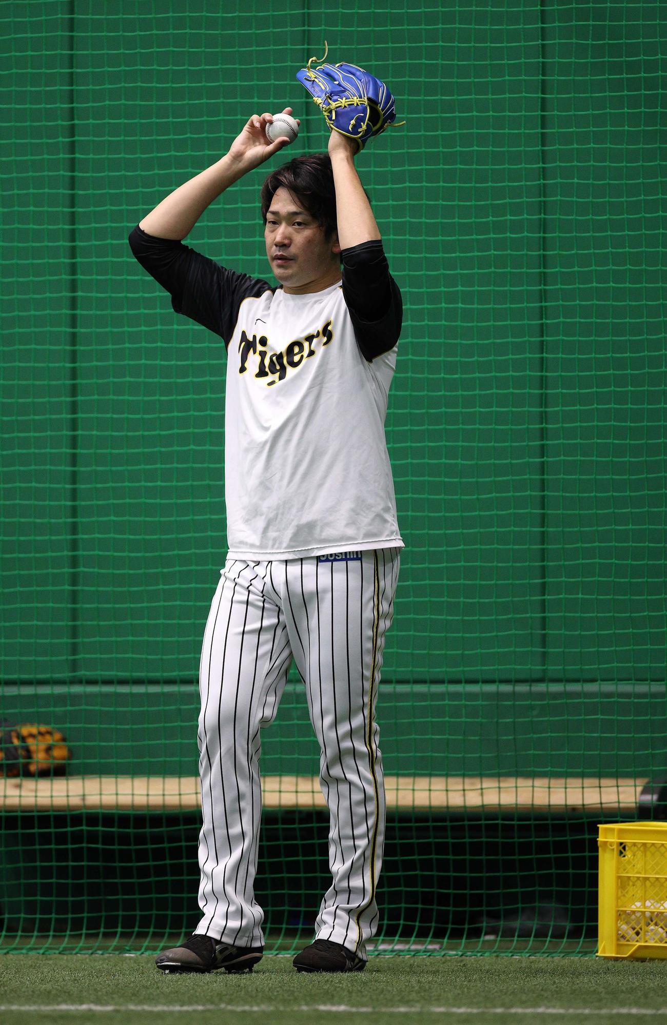 自主トレで汗を流す高野圭佑（球団提供）