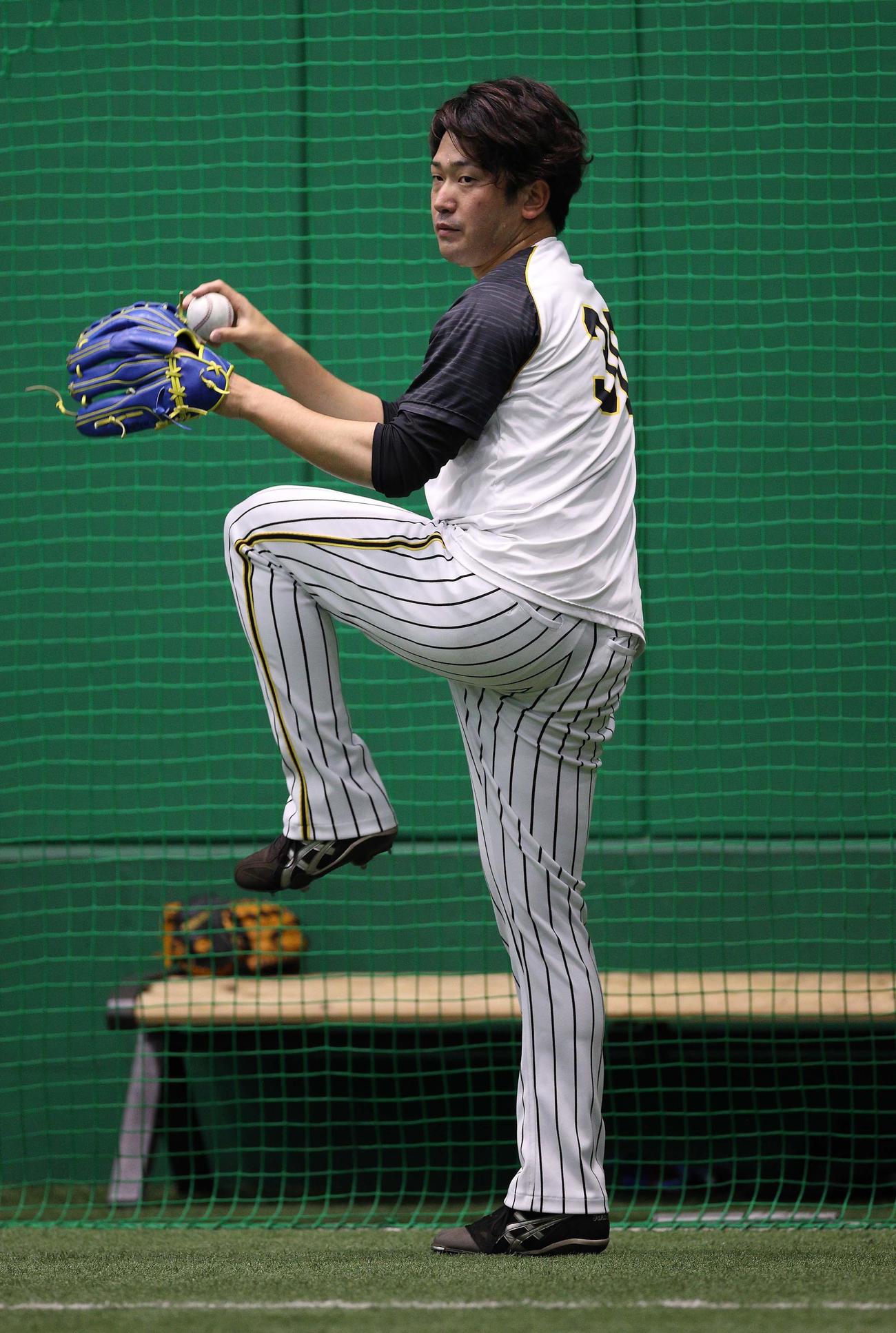 自主トレで汗を流す高野圭佑（球団提供）