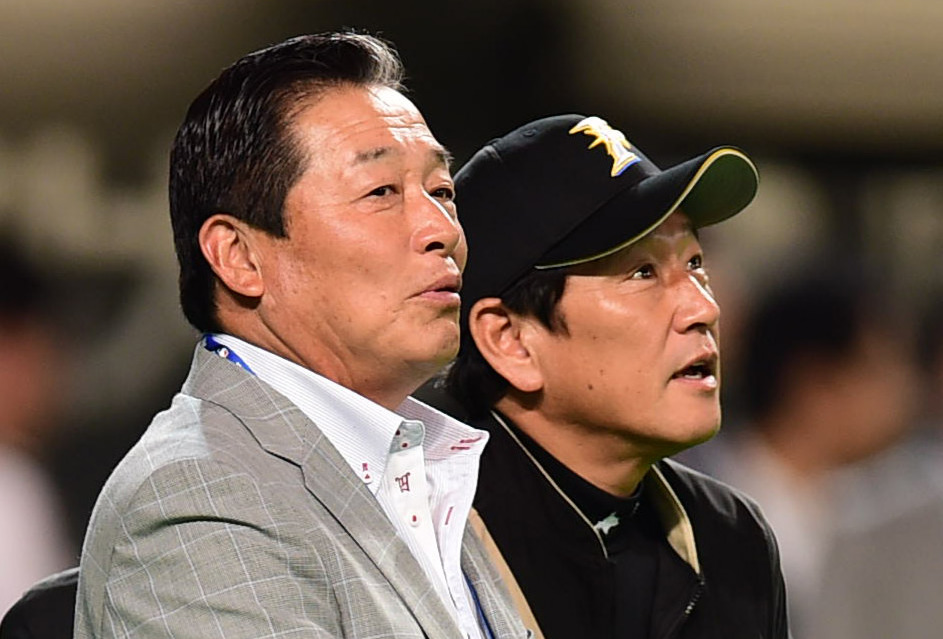 梨田昌孝氏（左）と日本ハム栗山監督（2014年5月31日撮影）