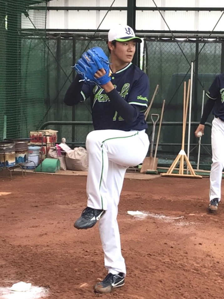 ブルペン入りし106球を投げたヤクルト奥川（球団提供）